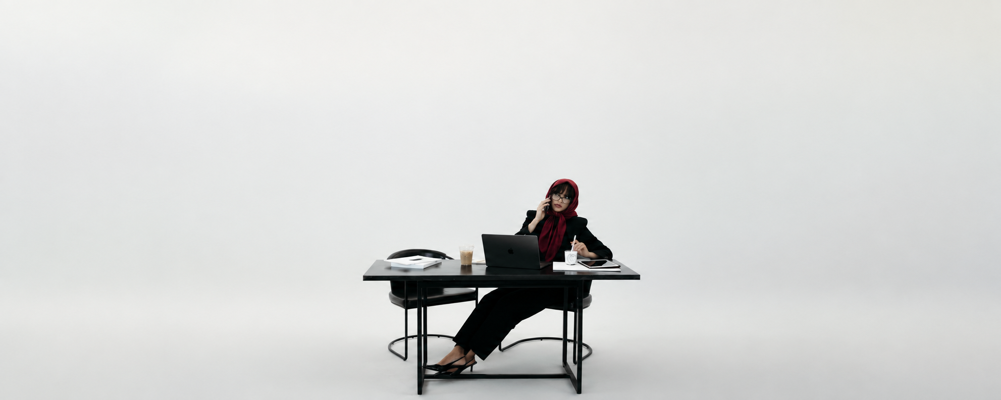Professional Emma Employee Working Professional Emma Employee Working